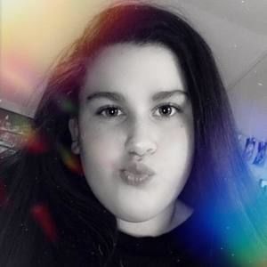 Meet your Posher, Elly